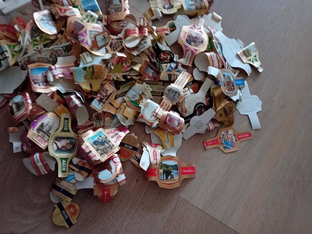 sigaren bandjes grote partij, Ophalen of Verzenden, Gebruikt, Sigarenbandjes