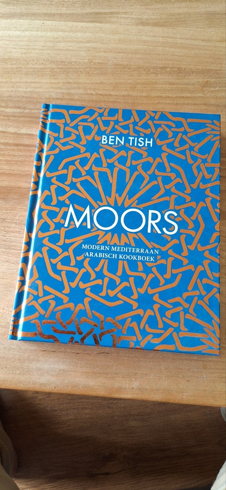 MOORS Modern Mediterraan Arabisch Kookboek Ben Tish, Midden-Oosten en Marokko, Voorgerechten en Soepen, Ophalen of Verzenden, Zo goed als nieuw