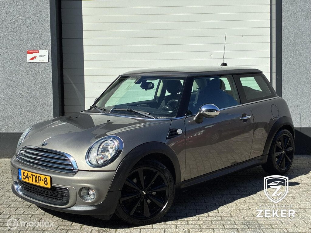 Mini 3-Deurs 1.6 One Business Line /airco/navigatie/nap/, Auto's, Mini, Euro 5, Parkeersensor, 4 cilinders, 4 stoelen