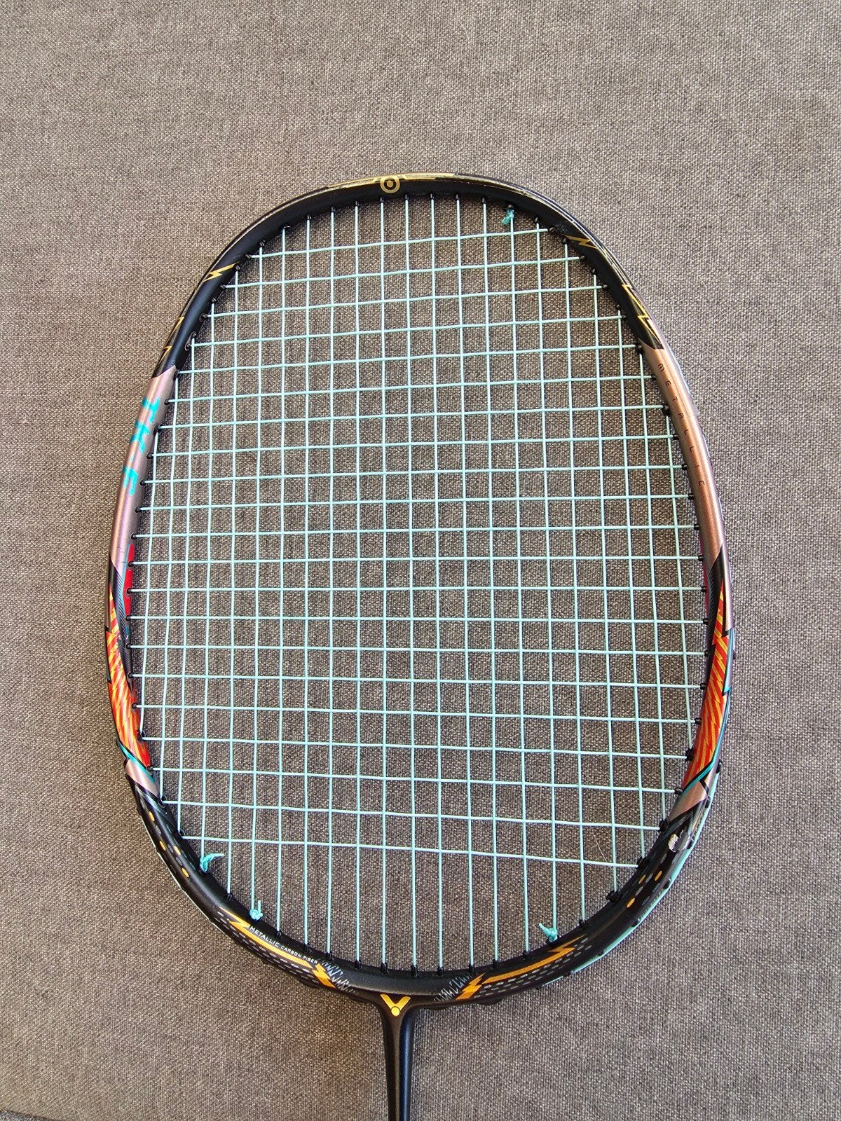 victor thruster f met gratis gripje en hoes, Ophalen of Verzenden, Zo goed als nieuw, Racket(s)