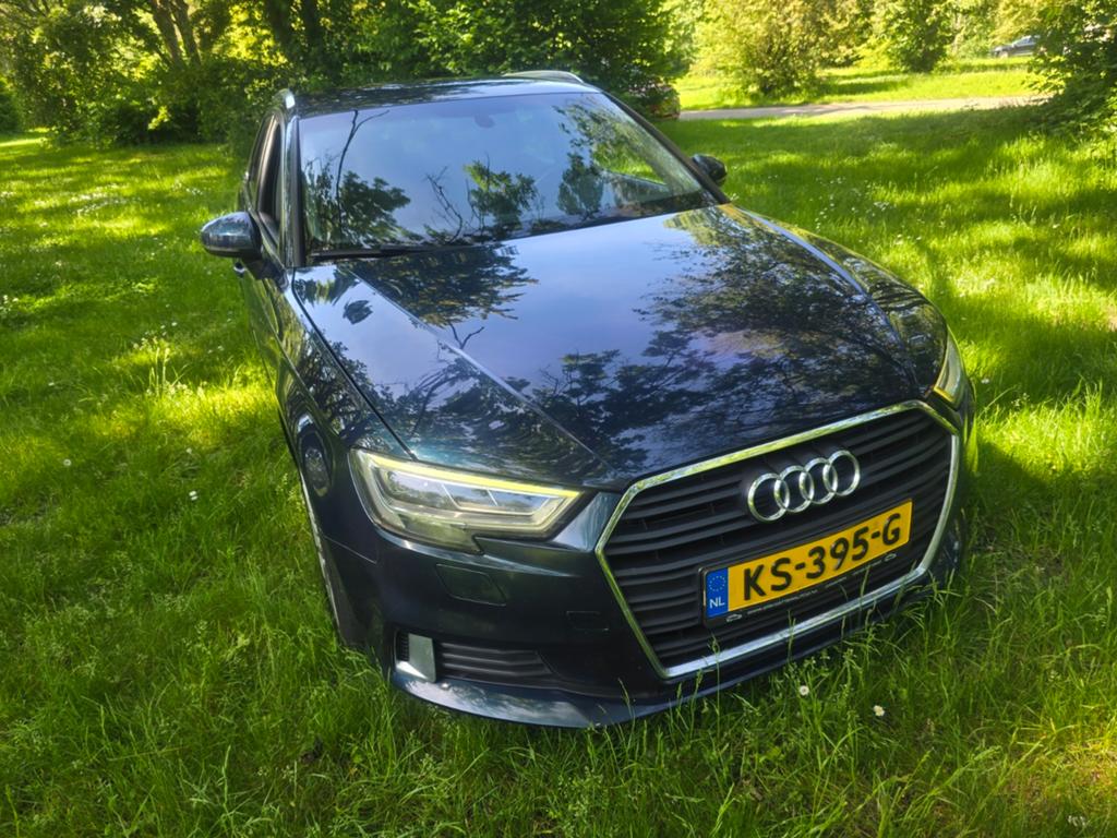 Audi A3 1.0 Tfsi 85KW Sportback S-tronic 2016 Blauw, Auto's, Blauw, Origineel Nederlands, 1175 kg, 630 kg