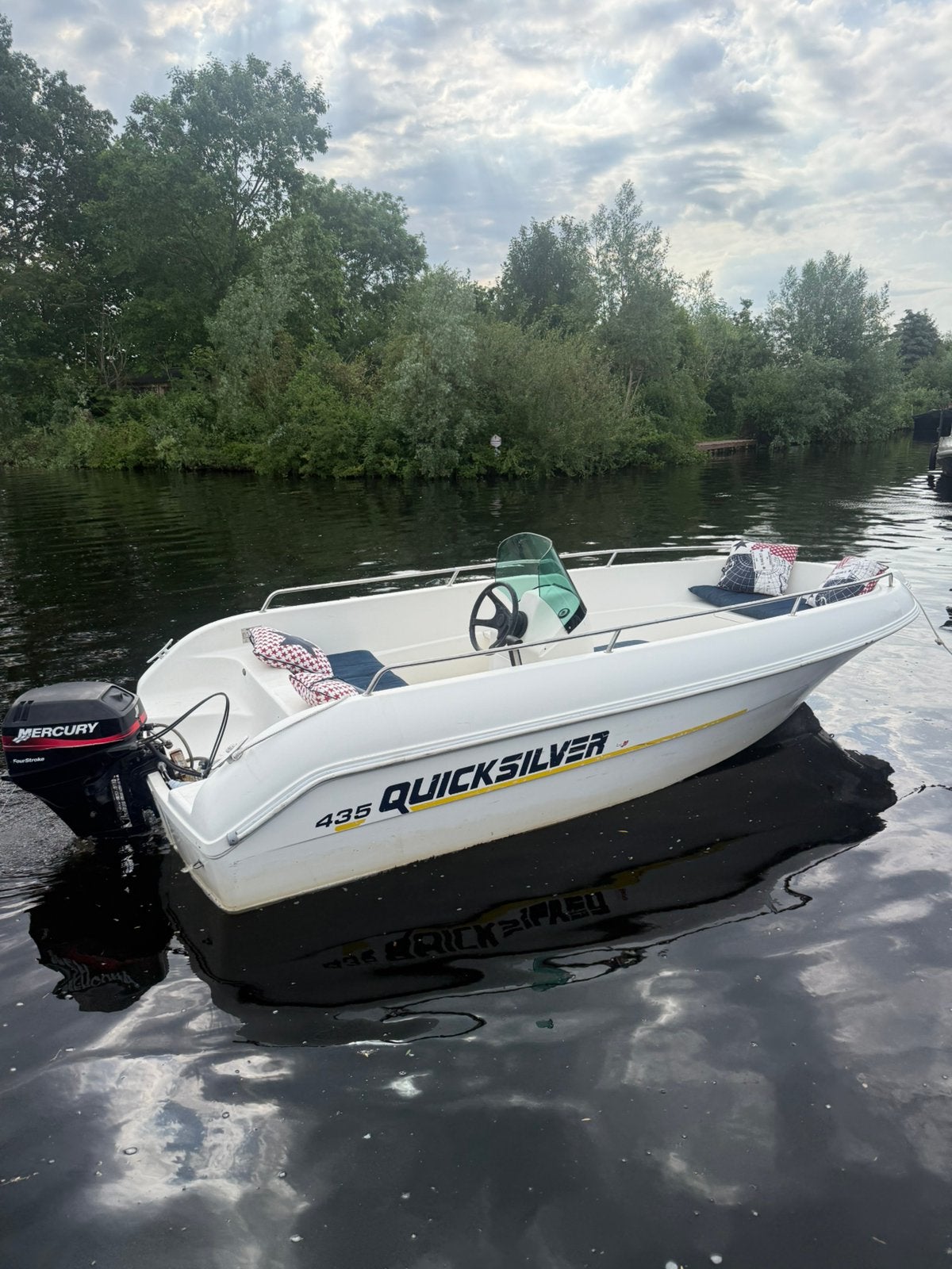 Quicksilver 435 open. Consoleboot met motor!, Watersport en Boten, Vis- en Consoleboten, Ophalen of Verzenden, Zo goed als nieuw