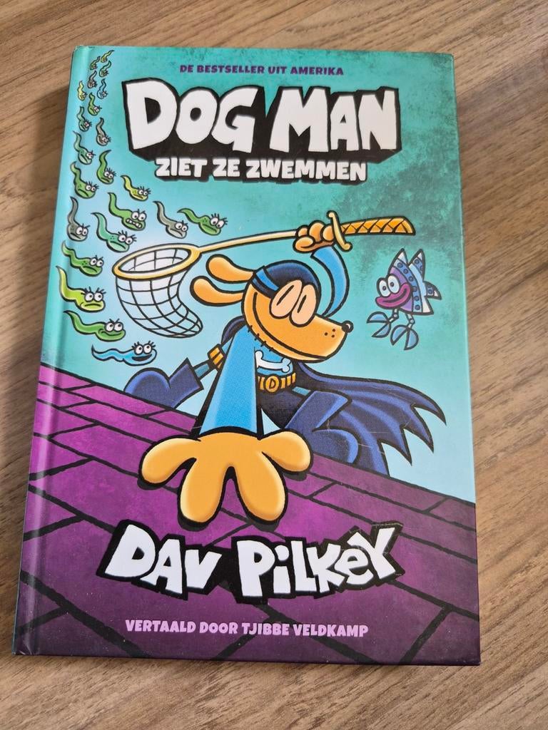 Dog Man: Ziet Ze Zwemmen - Dav Pilkey, Ophalen of Verzenden, Zo goed als nieuw, Dav Pilkey, Fictie algemeen