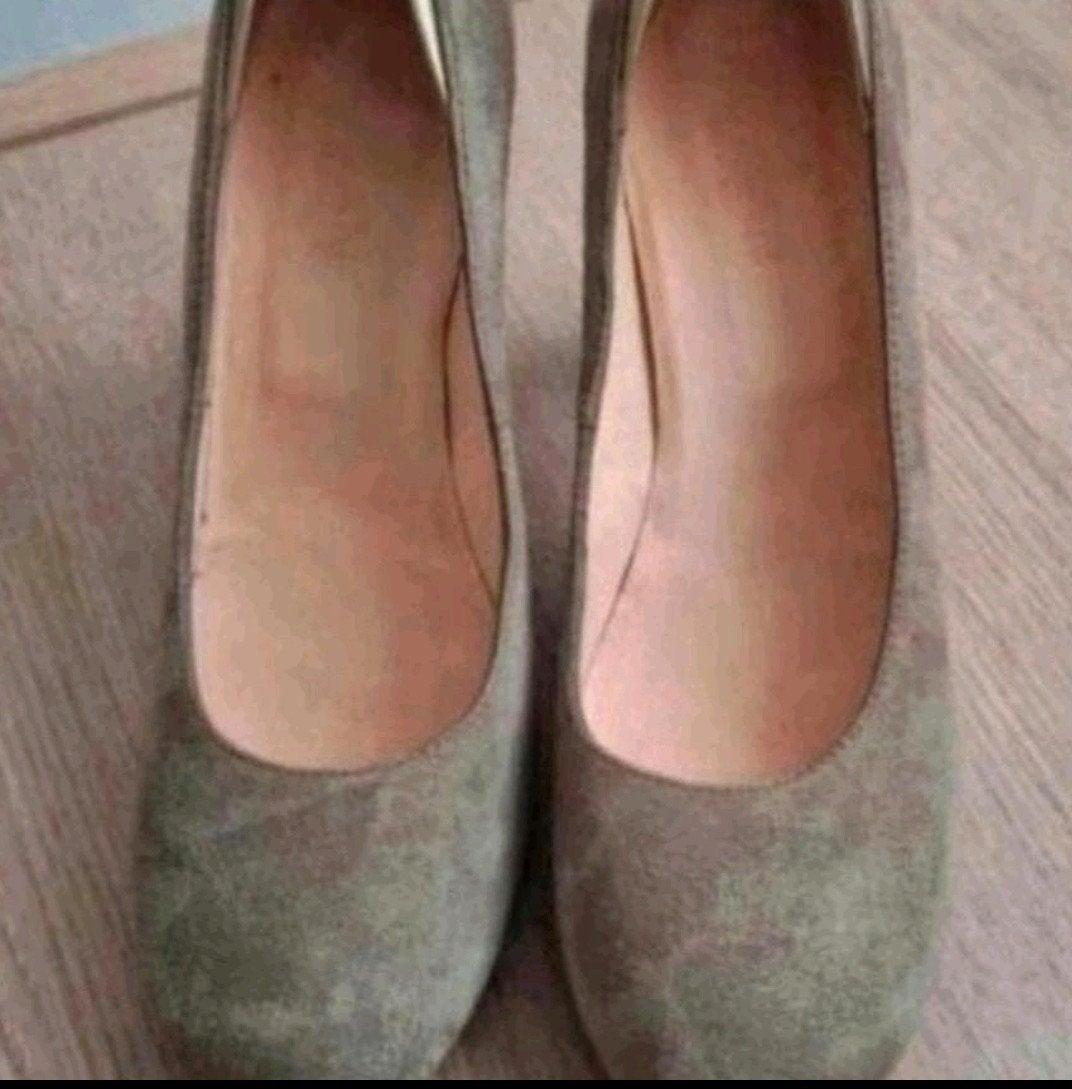hogan suède pumps maat 37,5, Kleding | Dames, Schoenen, Pumps, Beige, Ophalen of Verzenden, Hogan