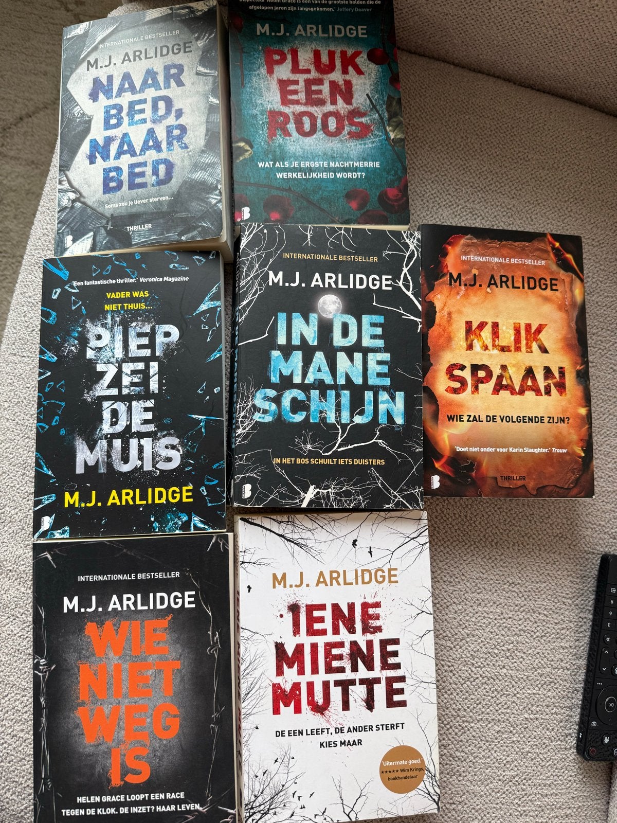 M.J. Arlidge thrillers - Complete set van 6 boeken, Ophalen of Verzenden, Gelezen, Nederland