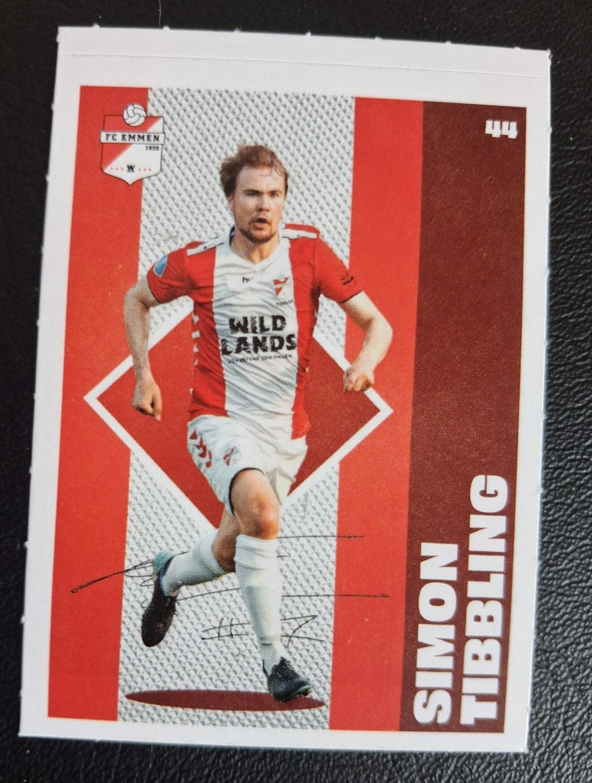 FC Emmen sticker - Simon Tibbling, Verzamelen, Stickers, Ophalen of Verzenden, Nieuw, Sport