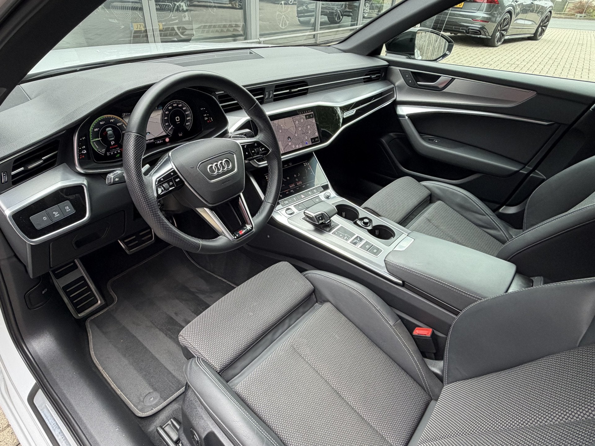 Audi A6 Limousine 55 TFSI-e 367PK QUATTRO COMPETITION *!* NA, Auto's, Automaat, Gebruikt, Euro 6, 4 cilinders