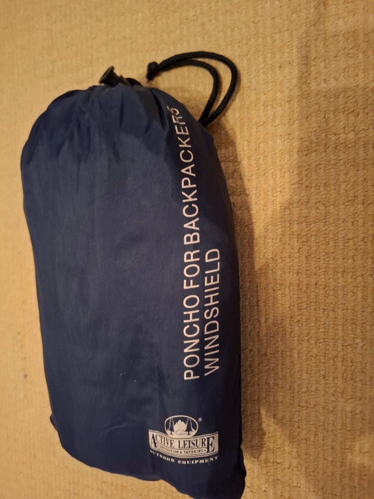 Backpack poncho, Ophalen, Regenjas