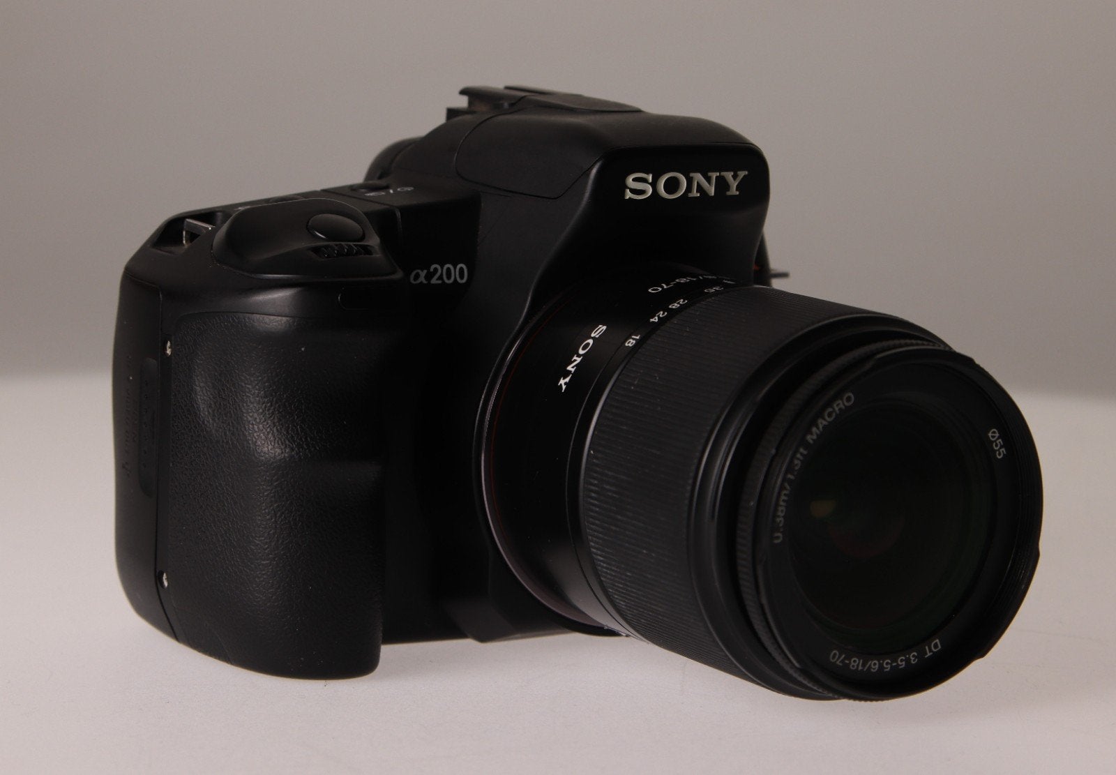Sony Alpha A200 spiegelreflexcamera met 18-70mm lens, Audio, Tv en Foto, Beeldstabilisatie, Gebruikt, Spiegelreflex, Accu