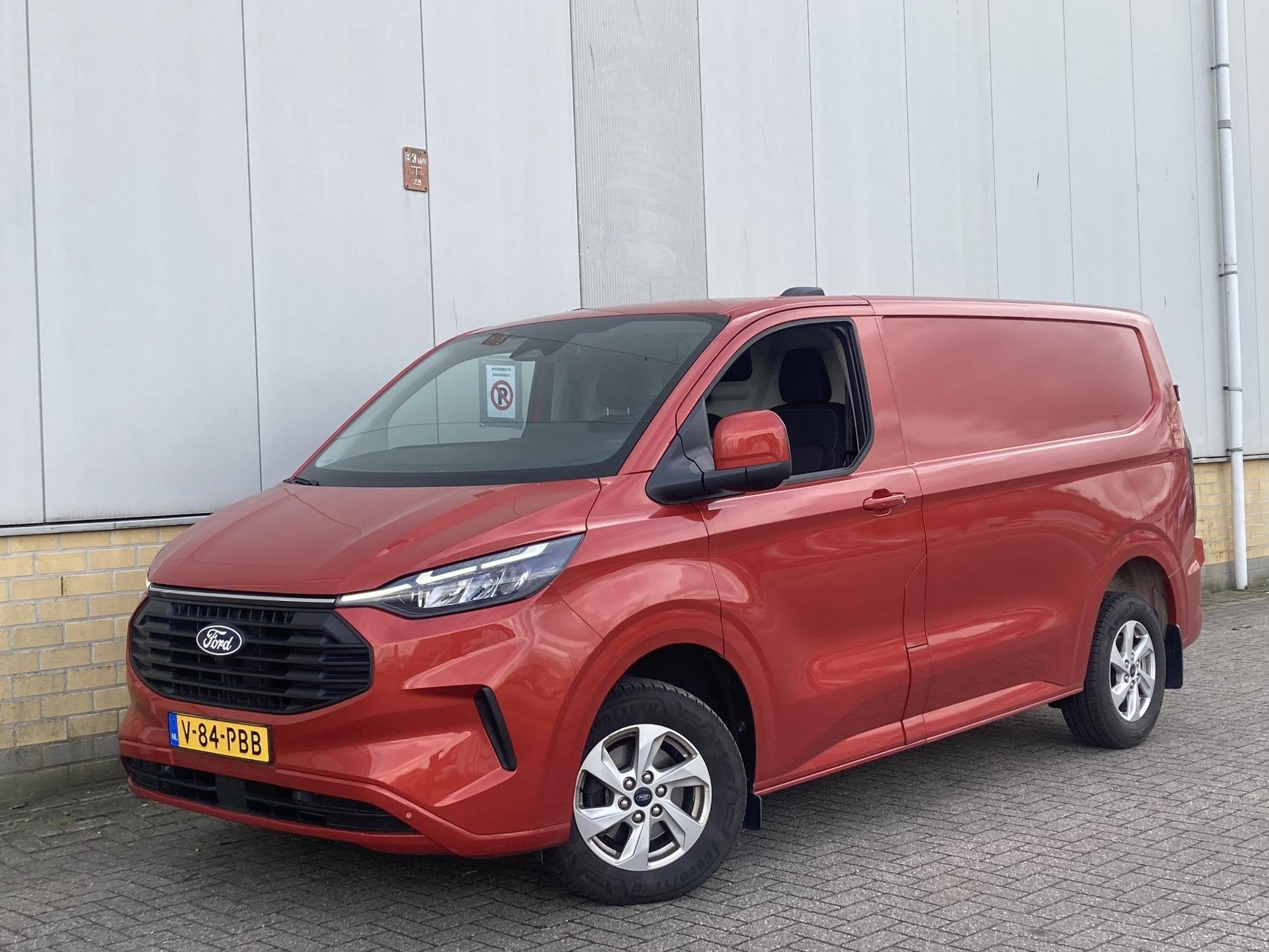 Ford Transit Custom 320 2.0 TDCI 136 pk Automaat AWD Limited, Auto's, Bestelauto's, Automaat, 136 pk, Gebruikt, 4 cilinders