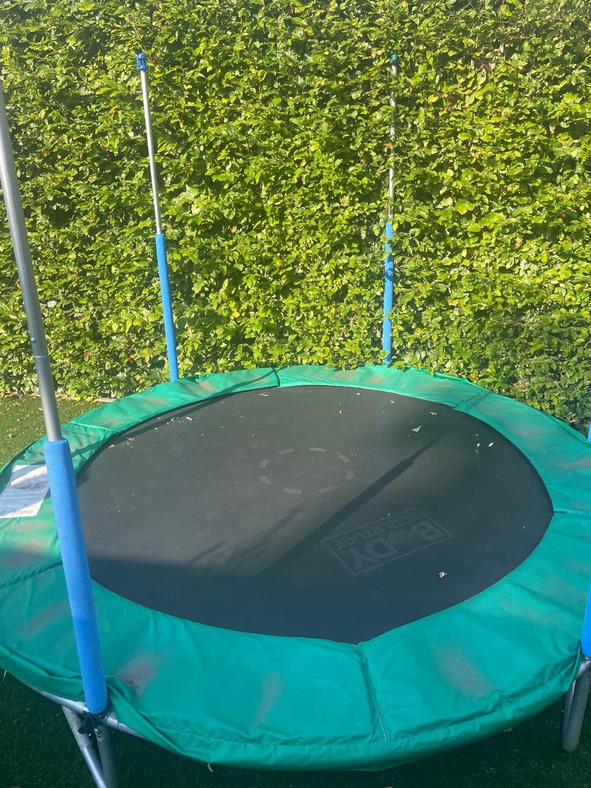 trampoline met opvangnet, Ophalen