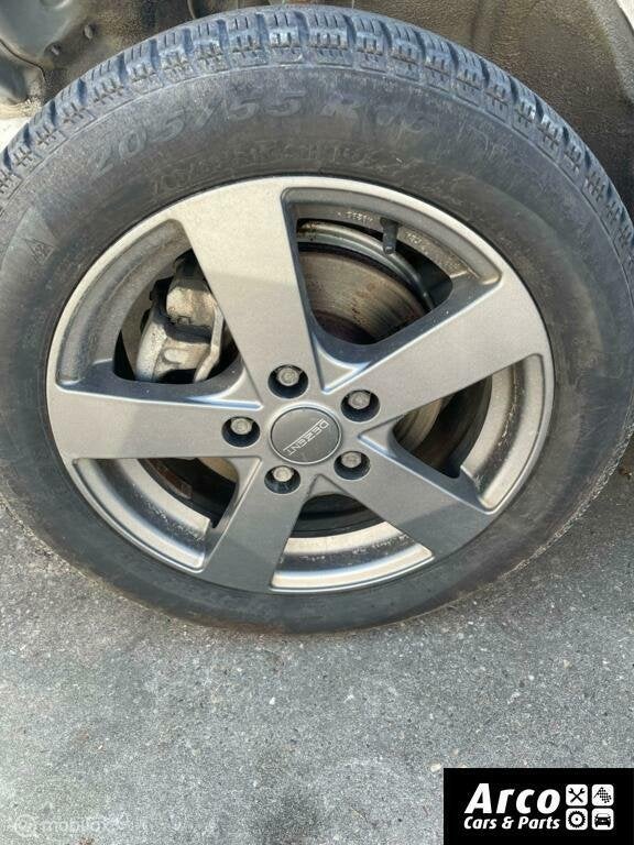 Hyundai ix20 Winterbanden met Velg 205-55-16 Inch 4 en 5 mm, Auto-onderdelen, Banden en Velgen, Gebruikt, 16 inch, Banden en Velgen