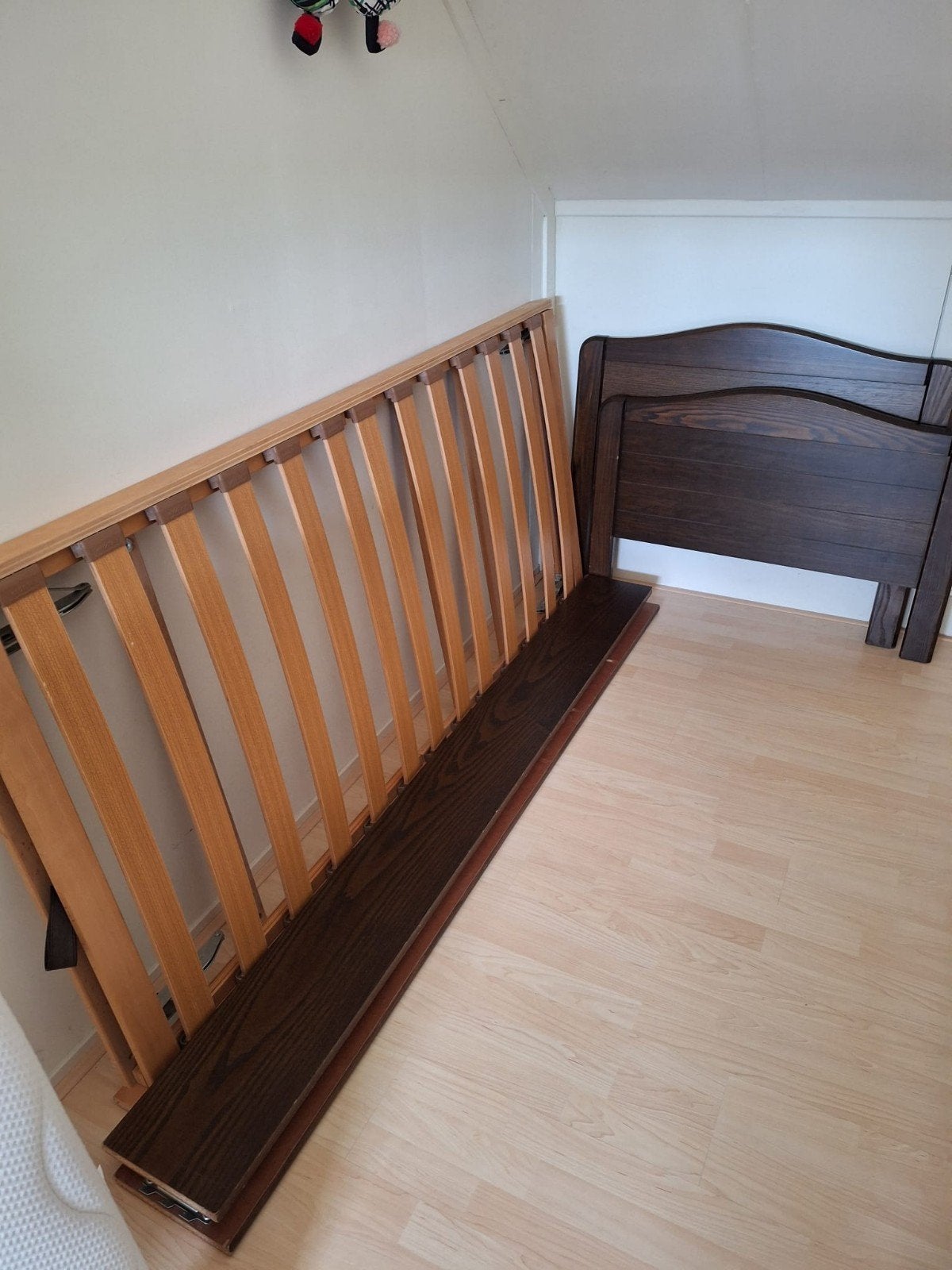Tweepersoonsbed met lattenbodem en hoofdeinde, Ophalen, Gebruikt, Bruin, Tweepersoons