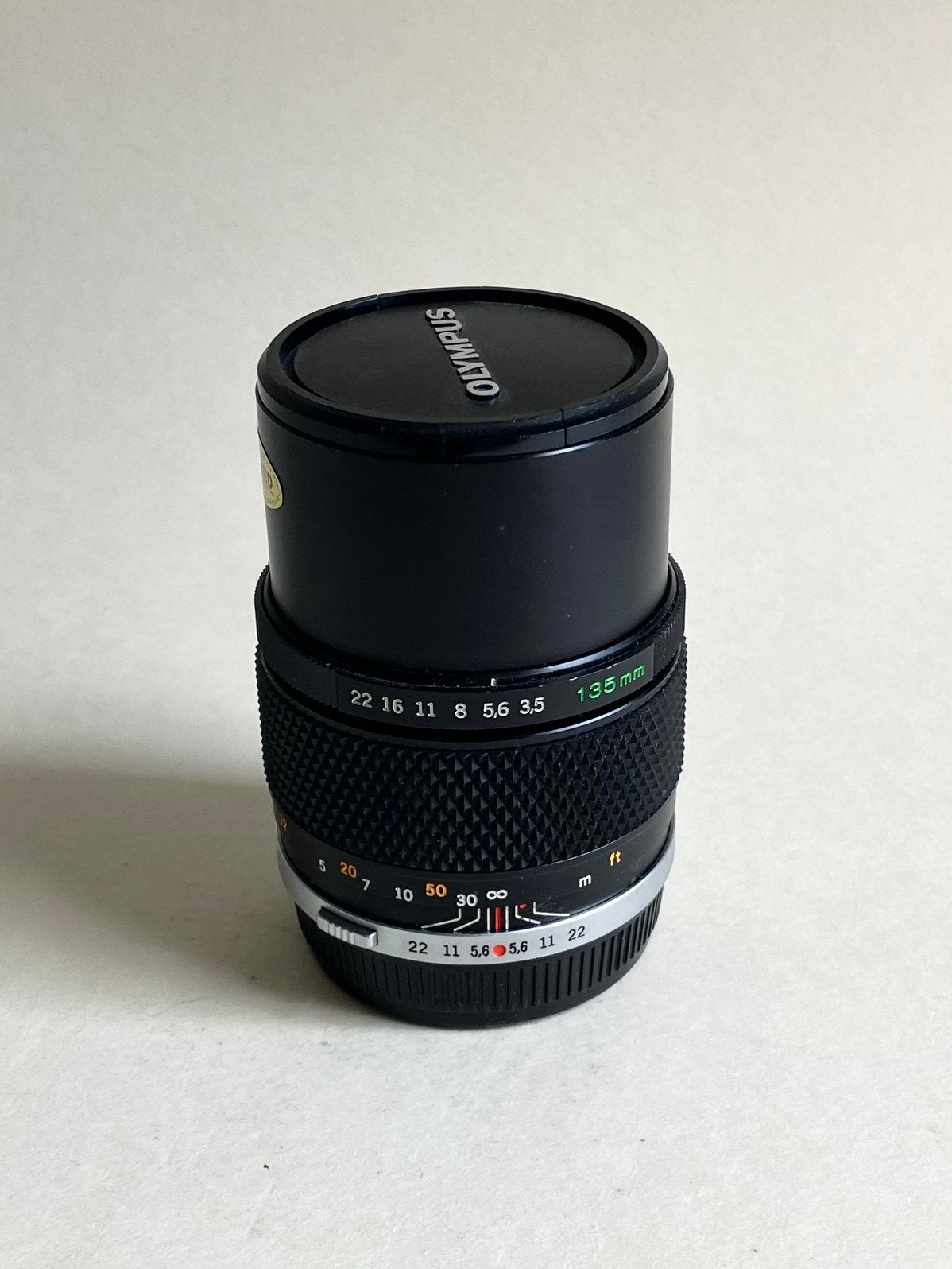 Olympus Zuiko 135mm 3.5, Ophalen of Verzenden, Zo goed als nieuw, Telelens