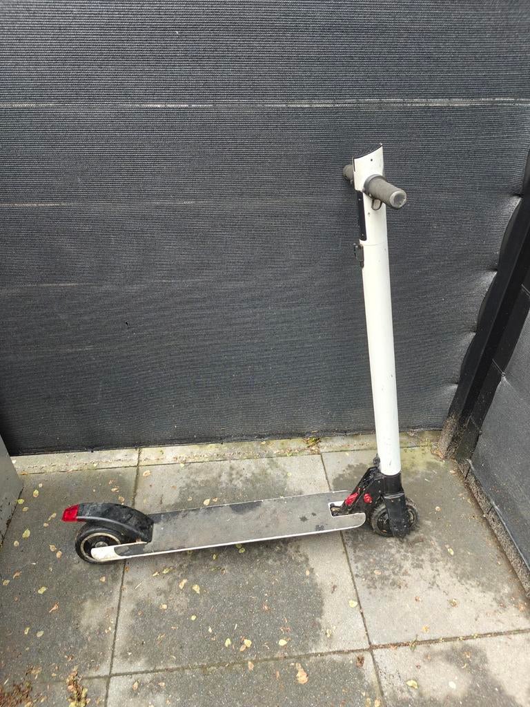Lithiumtechelectric E-SCOOTER, Fietsen en Brommers, Steps, Ophalen, Gebruikt, Gewone step