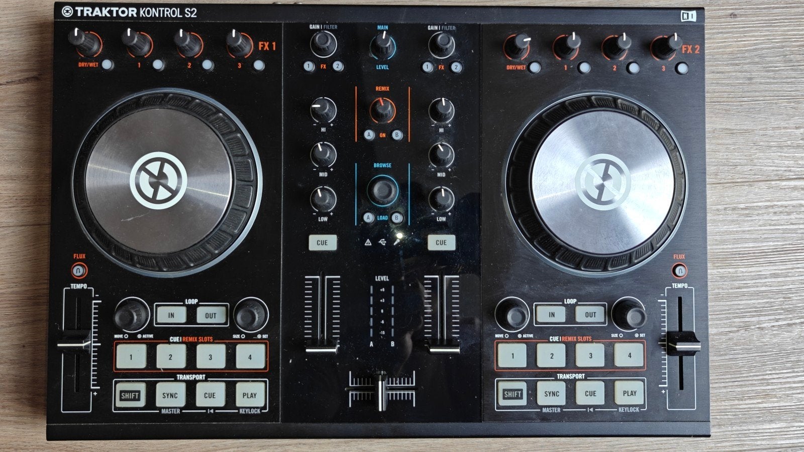 Native Instruments Traktor Kontrol S2 MK2 DJ controller, Muziek en Instrumenten, Ophalen, Zo goed als nieuw, Dj-set, Overige merken