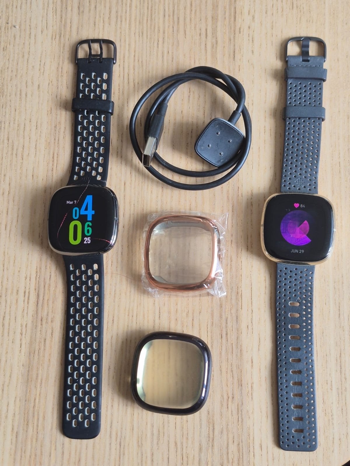 Fitbit Sense Smartwatch met extra bandjes en oplader, Ophalen, Zwart, Waterdicht, Android