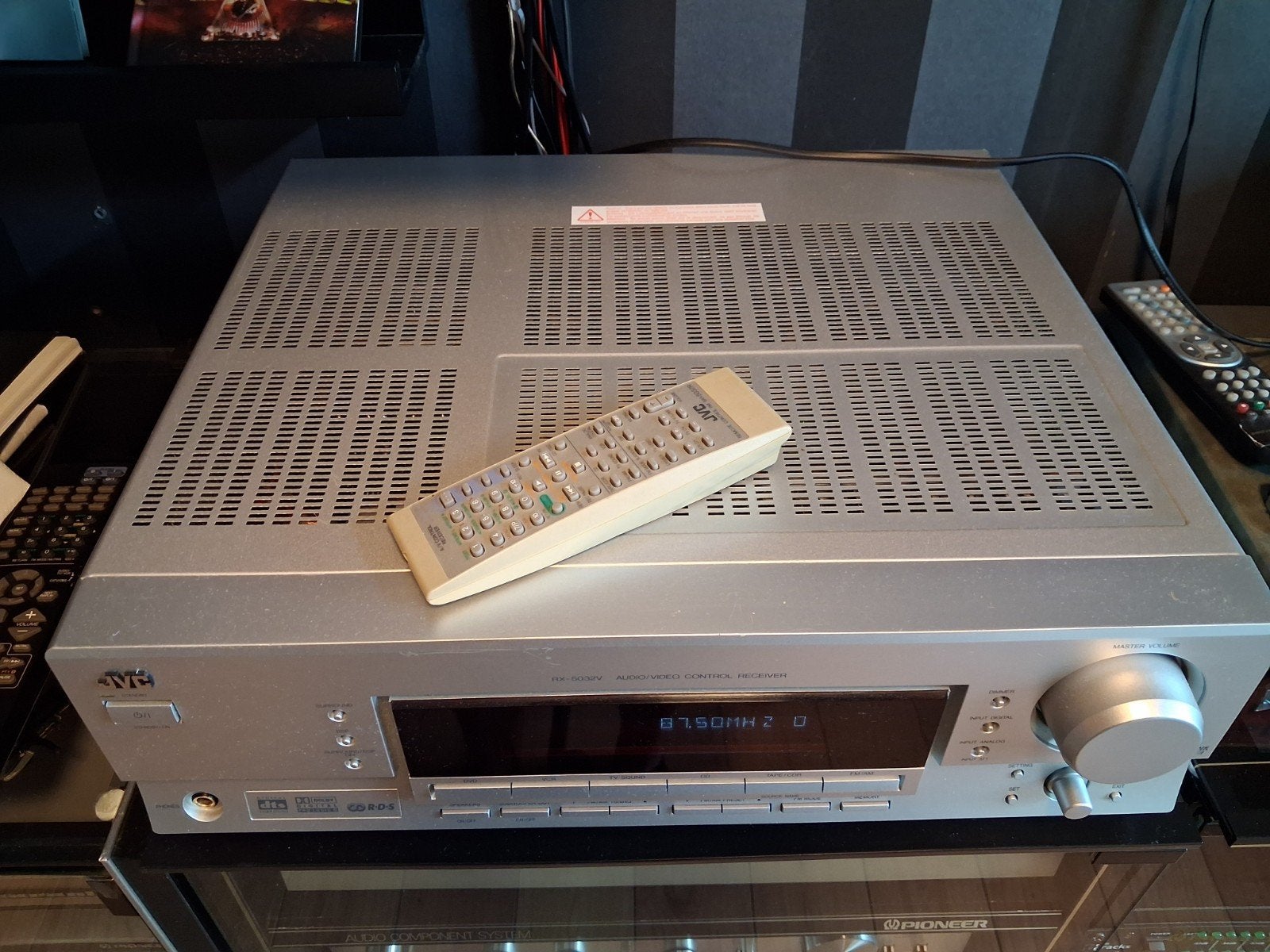 Foto 3 van JVC RX-5032V Receiver met afstandsbediening
