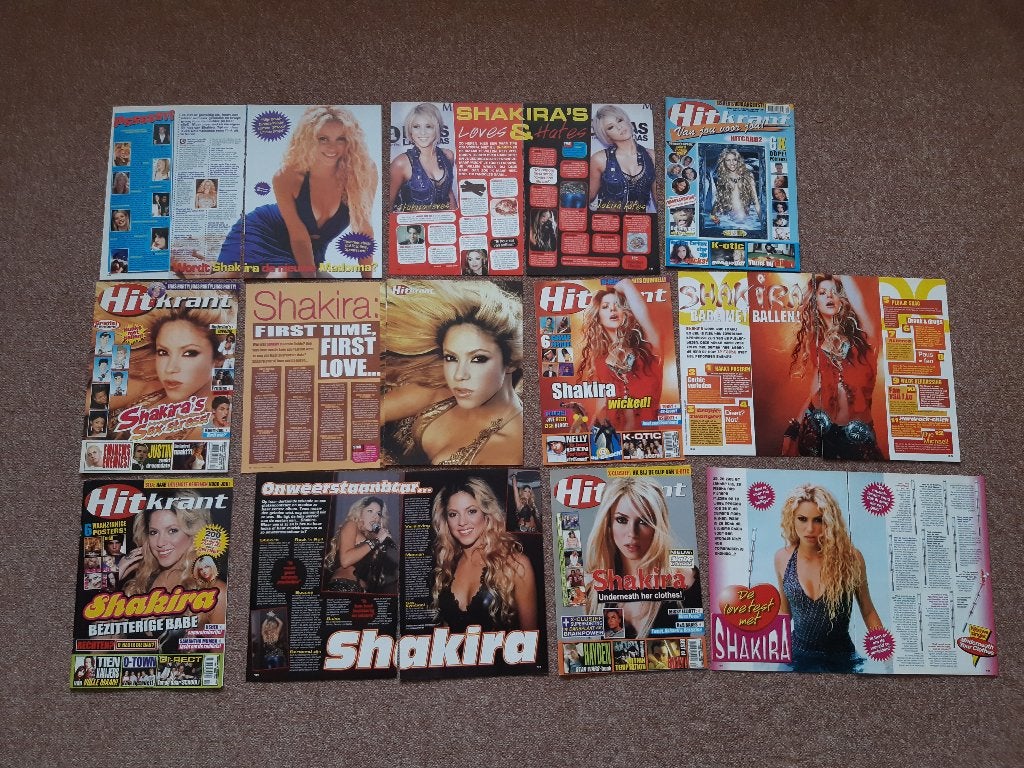 Knipsels Cuttings Shakira 7 Artikelen en 5 Covers Hitkrant, Ophalen of Verzenden, 1980 tot heden, Nederland, Knipsel(s)
