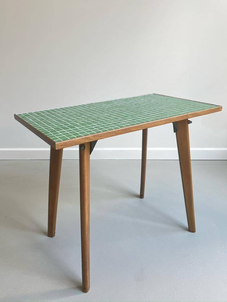 MCM Bijzettafel Gerestaureerd + Uniek Blad Design Eyecatcher, Pastoe-stijl, Deens design, retro, plantentafel, Wébé., 55 tot 75 cm