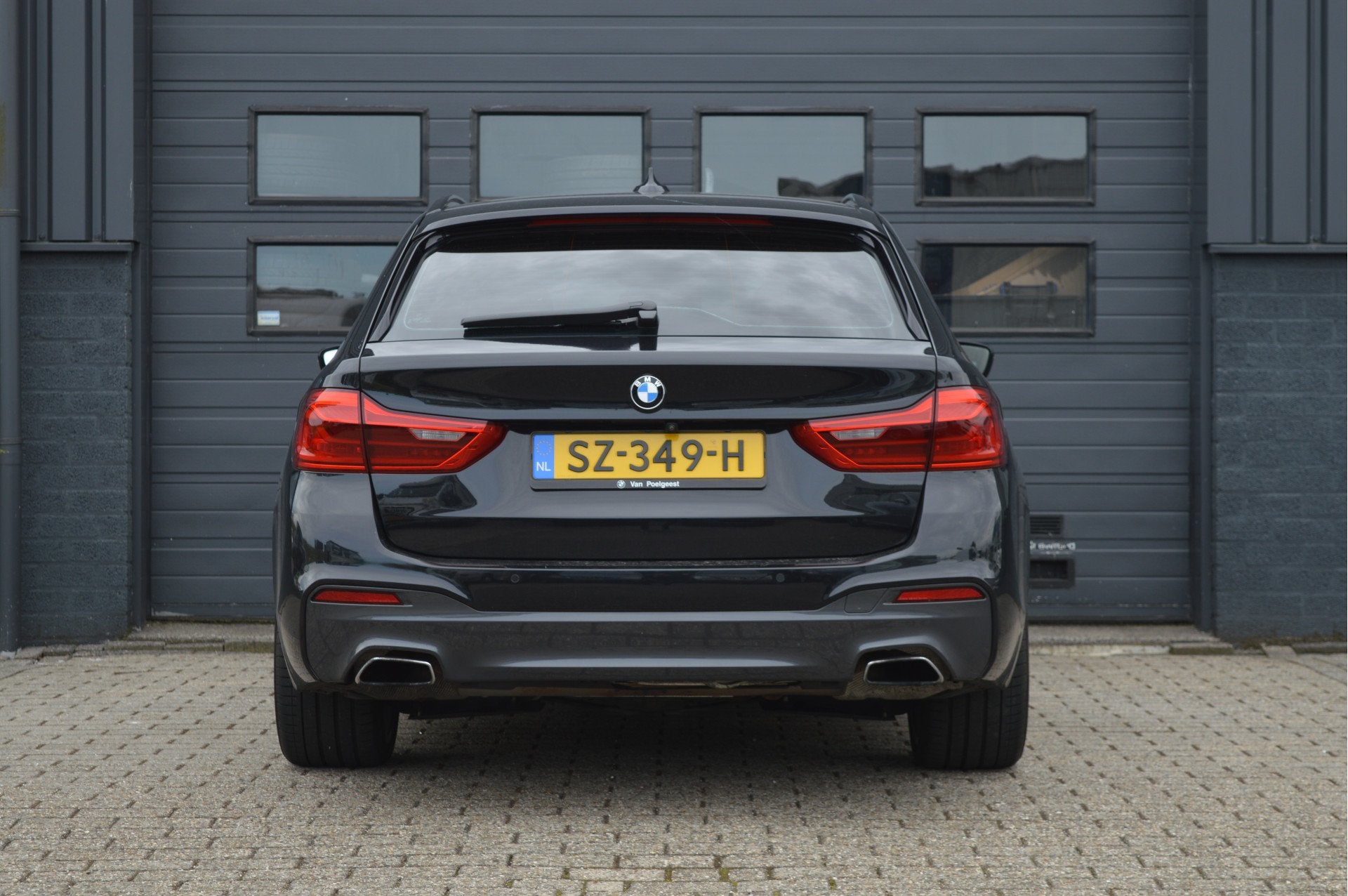 Foto 6 van BMW 5 Serie Touring 520i High Executive | M-PAKKET | PANO |