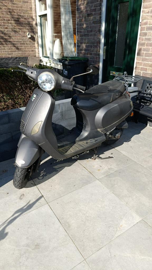 Gts scooter, Fietsen en Brommers, Scooters | Overige merken, Gebruikt, Ophalen of Verzenden, Benzine, GTS Toscana