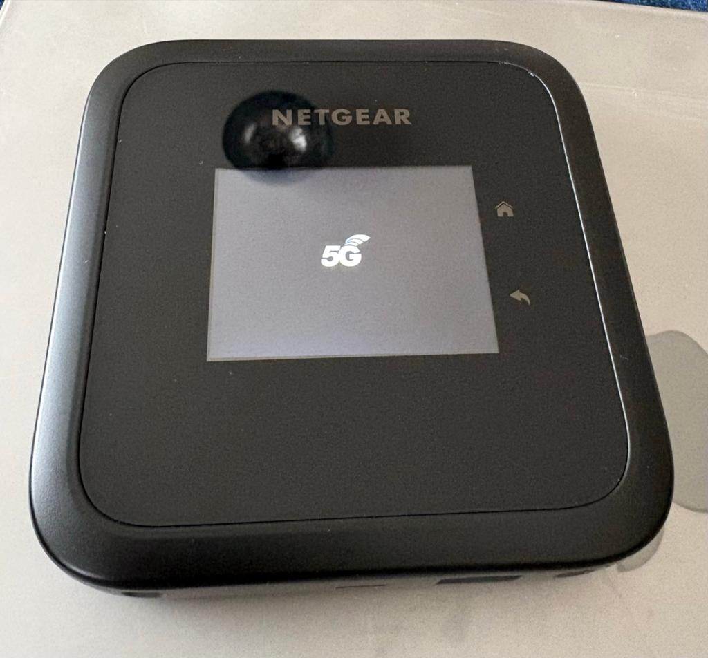 NETGEAR Nighthawk M6 5G Mobiele Router met Antenne, Computers en Software, Routers en Modems, Ophalen of Verzenden, Zo goed als nieuw