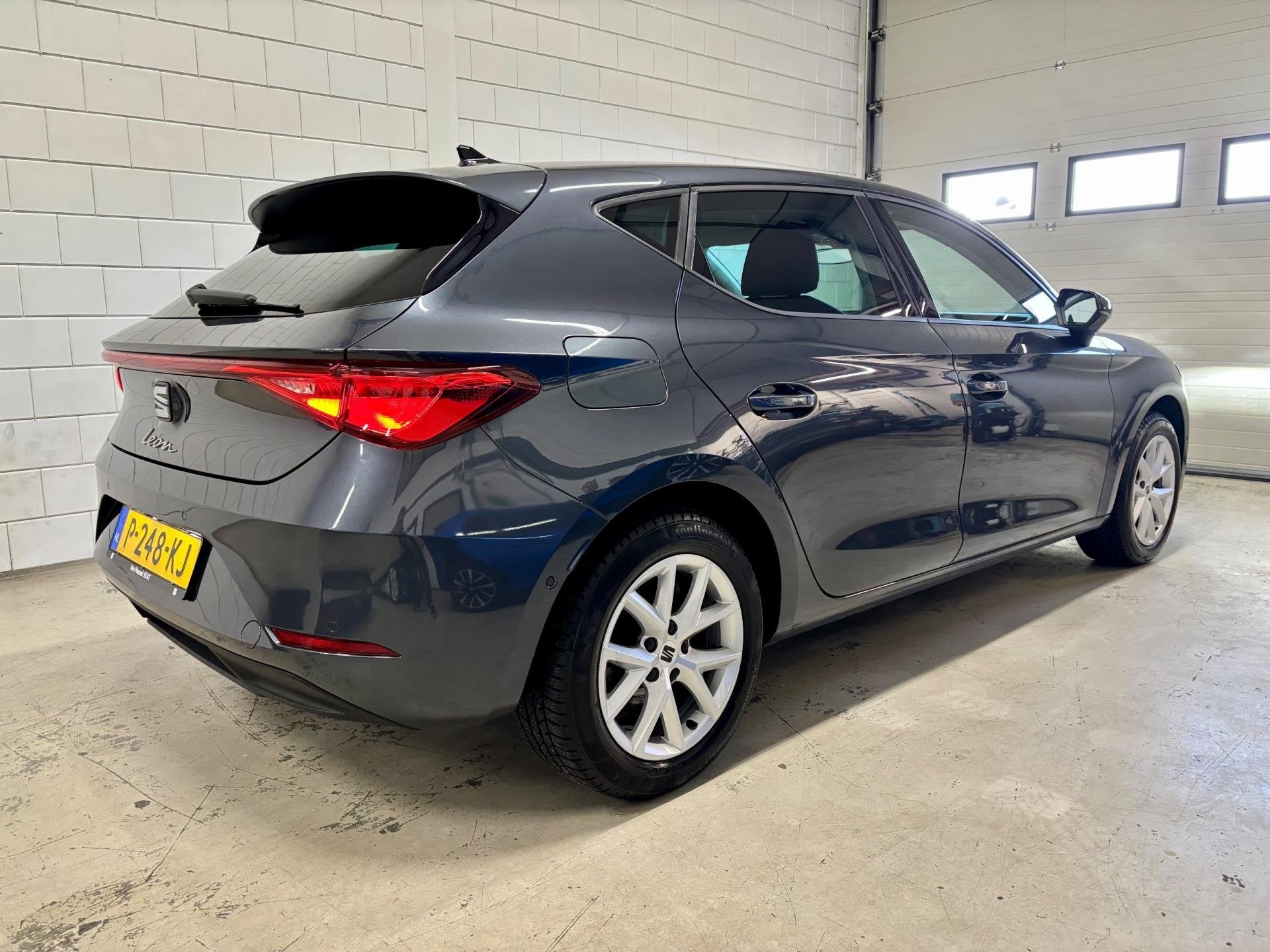 Seat Leon 1.0 eTSI Sport Business Intense Bj.22|Camera|Digit, Dealer onderhouden, Stof, Gebruikt, Automatische klimaatregeling