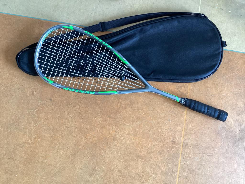 Squash Racket met hoes, Sport en Fitness, Squash, Ophalen, Zo goed als nieuw, Met hoes