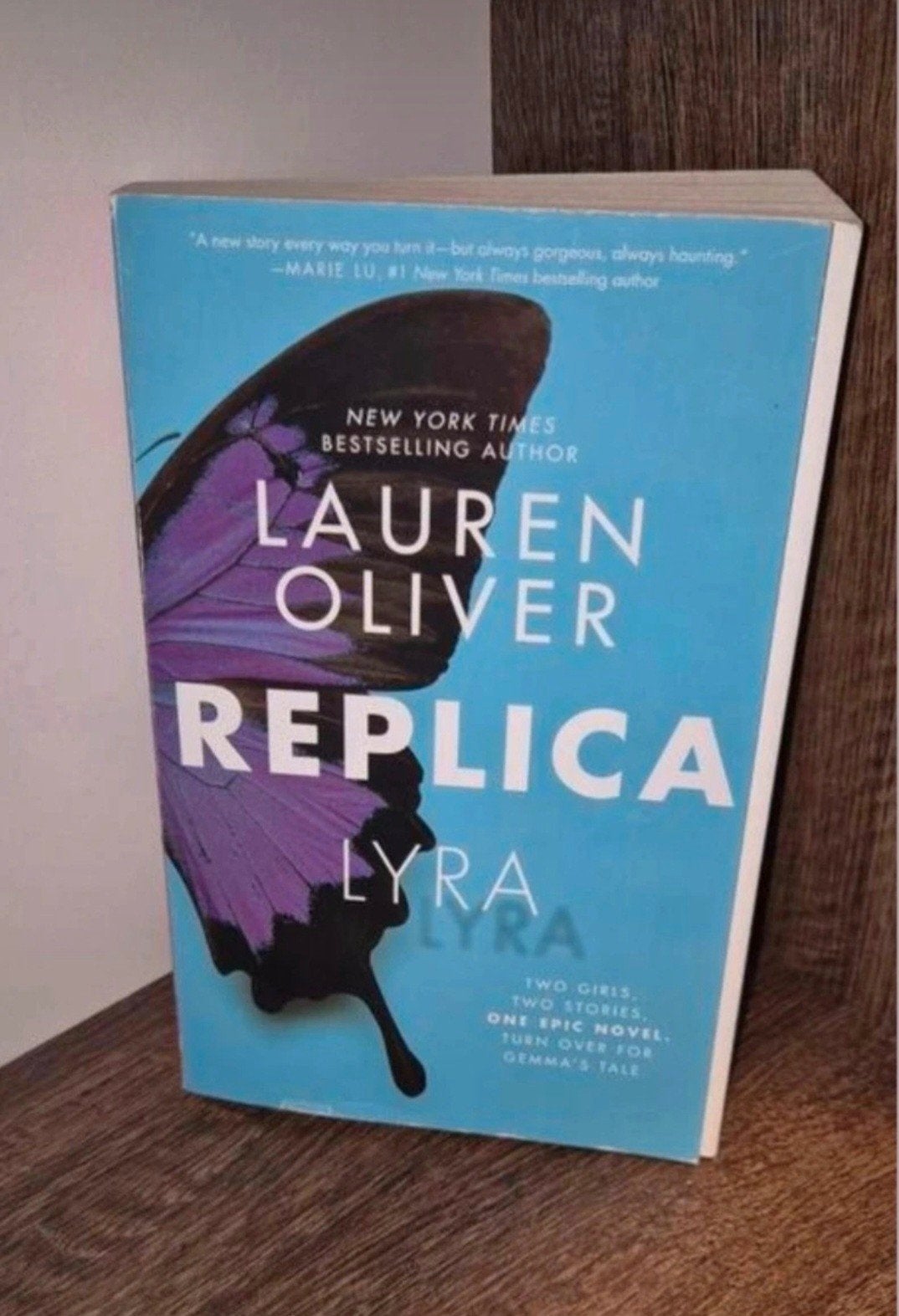 Replica - Lauren Oliver (Engels), Ophalen of Verzenden, Zo goed als nieuw, Lauren Oliver