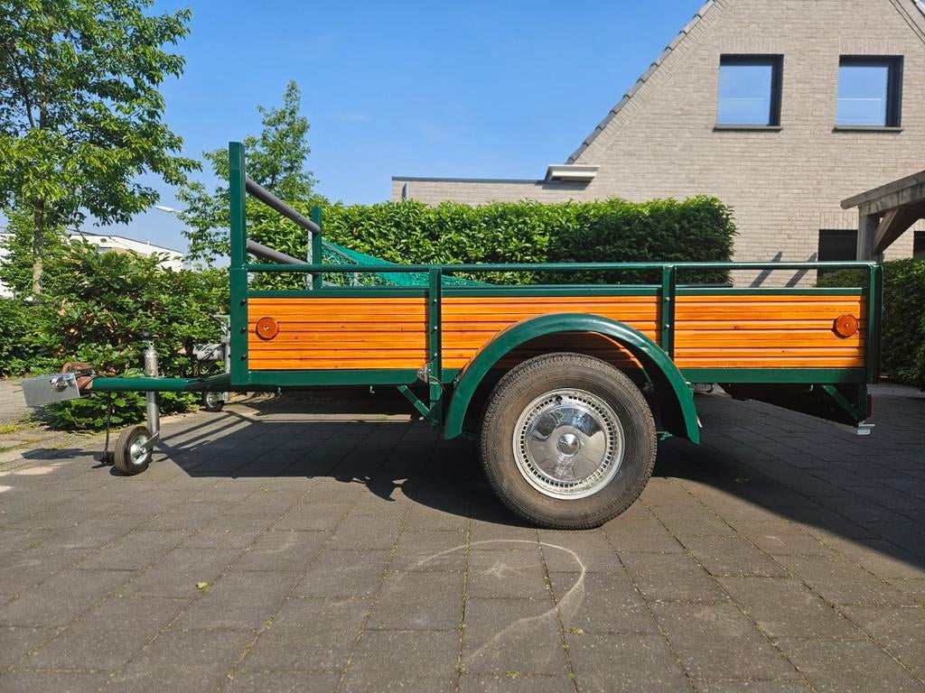 Volledig gerestaureerde oldtimer aanhanger, Ophalen, Zo goed als nieuw