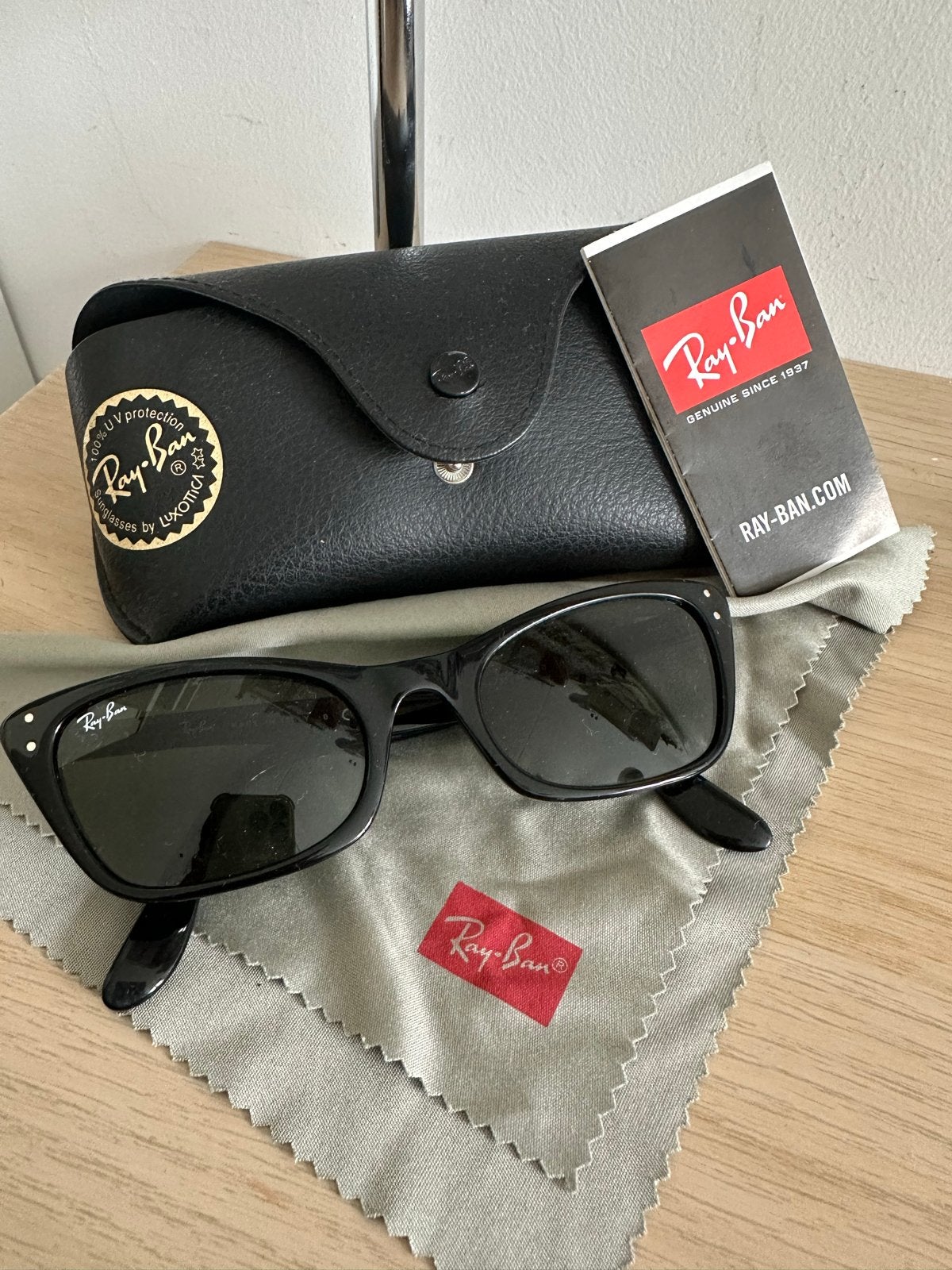 Ray-Ban zonnebril met etui, Zonnebril, Zwart, Nieuw, Ophalen of Verzenden