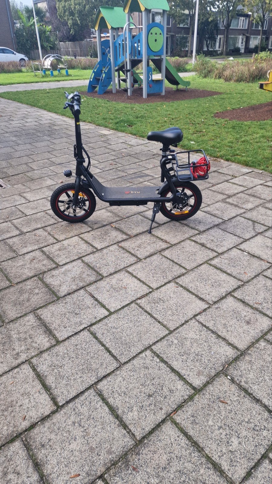 DYU Elektrische Step met Zadel en Mandje - Zo goed als nieuw, Ophalen, Zo goed als nieuw, Elektrische step (E-scooter), DYU