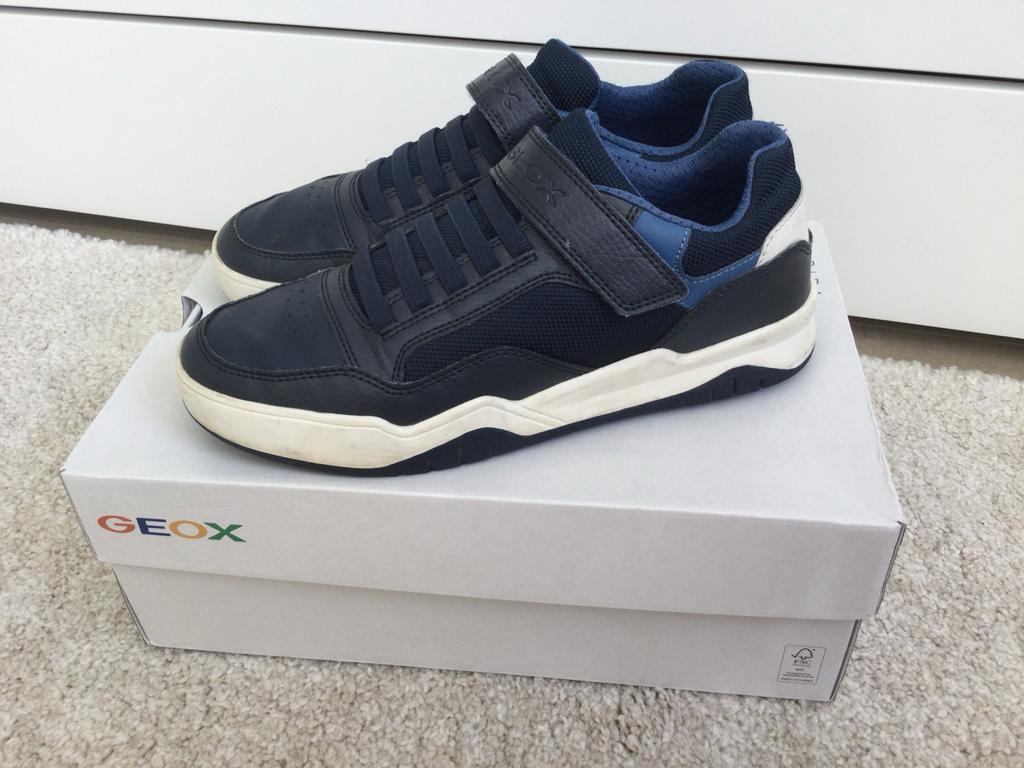 Geox sneakers/schoenen,donkerblauw.mt 38 Nieuwstaat, Schoenen, Nieuw, Ophalen of Verzenden, Jongen