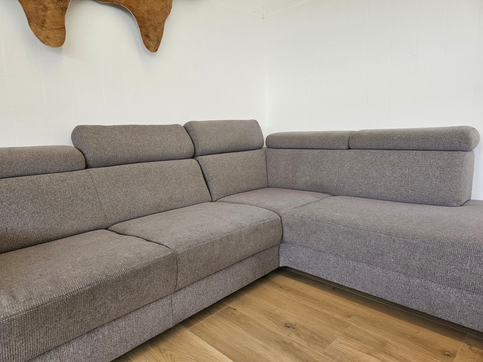 Hoekbank  - Met verstelbare Hoofdleuningen, 125 cm of meer, 125 cm of meer, Zo goed als nieuw, Info@homefriesland.nl