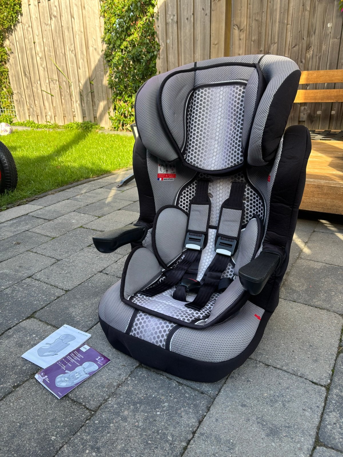 HEMA Autostoel Doorgroeistoel ISOFIX - Nette Staat, Gebruikt, Verstelbare rugleuning, 9 t/m 36 kg, Isofix