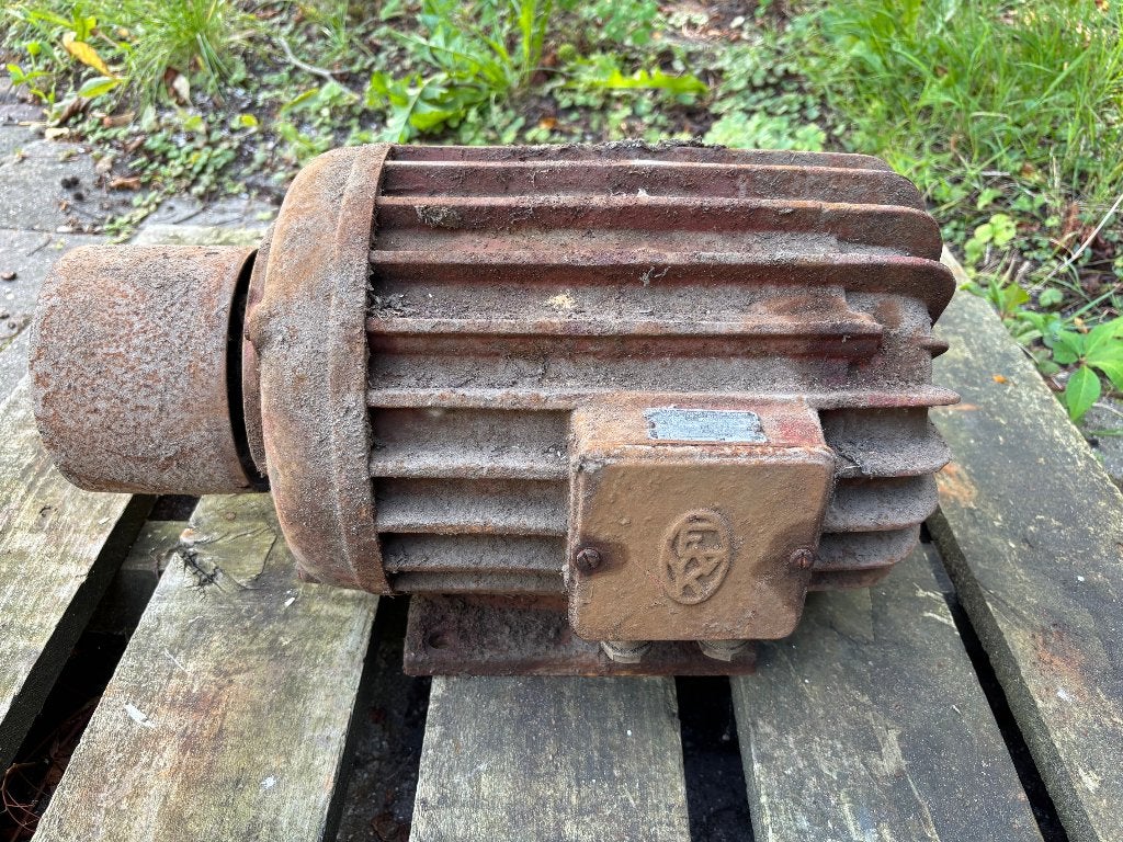 Zware elektromotor 5.5 PK - 380/220 V uit dorskast, Ophalen, Gebruikt, Elektromotor, 1400 tot 1800 rpm