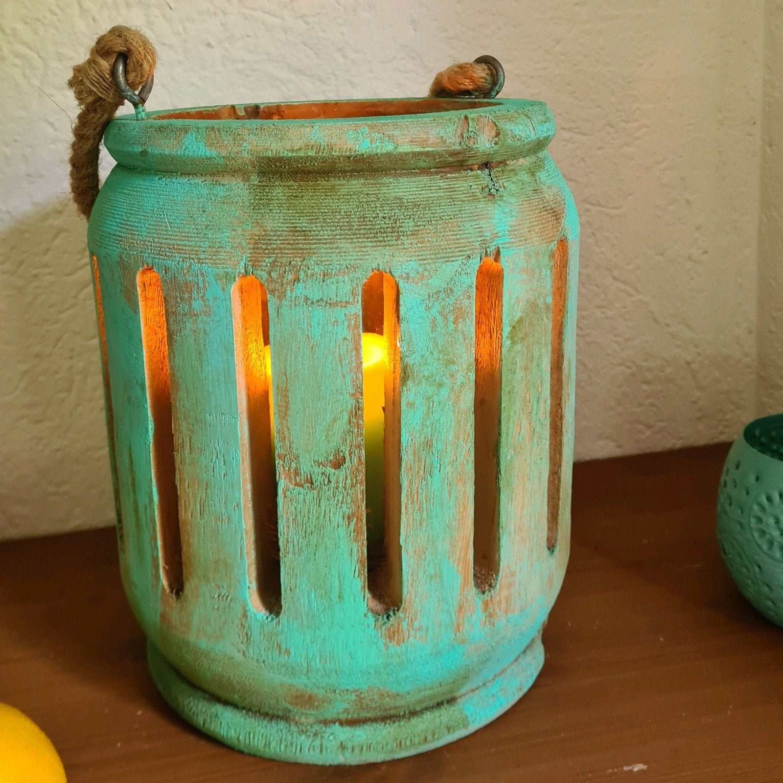 Grote stoere lantaarn windlicht hout ibiza, Lantaarn, Blauw, Ophalen of Verzenden, Zo goed als nieuw