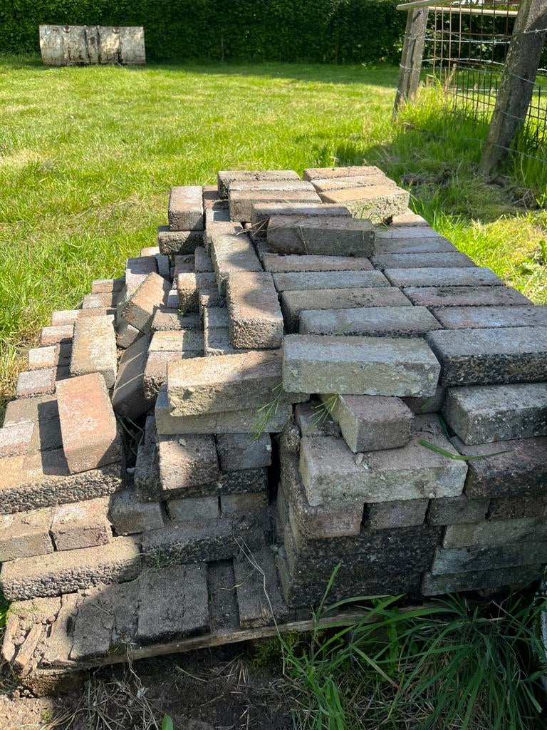 Waaltjes met basalt toplaag (gratis), Tuin en Terras, Tegels en Klinkers, Ophalen, Gebruikt, Beton, Klinkers