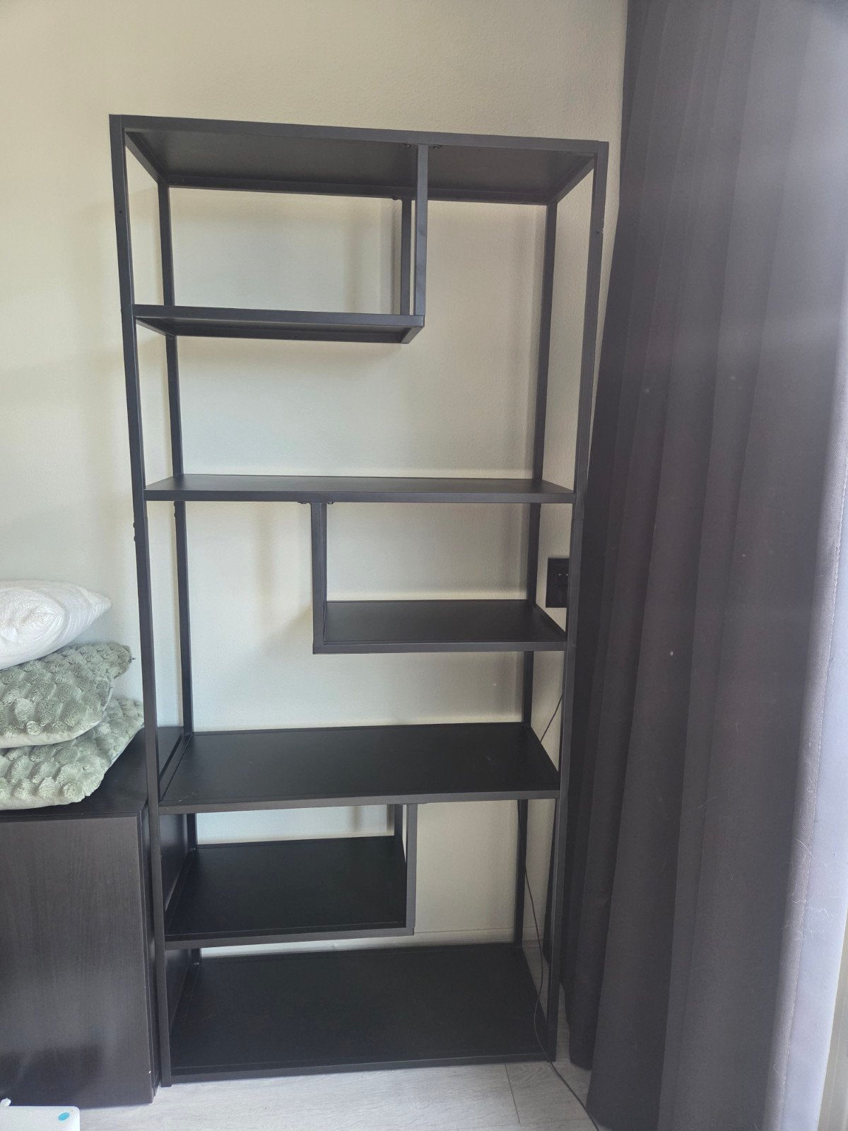 Zwarte vakkenkast / open kast met metalen frame, Overige houtsoorten, Met plank(en), Modern, Industrieel, Zo goed als nieuw
