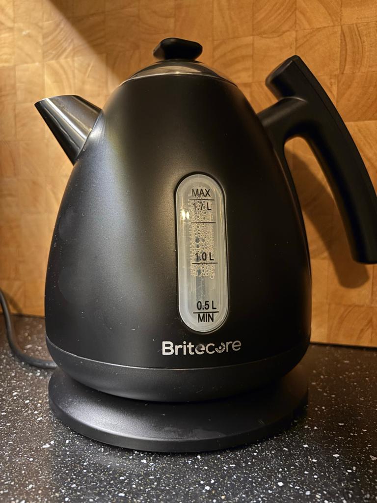 Britecore Waterkoker Zwart - 1.7L, BPA-vrij, Instelbare Temp, 1 tot 2 liter, Ophalen of Verzenden, Zo goed als nieuw, Draadloos