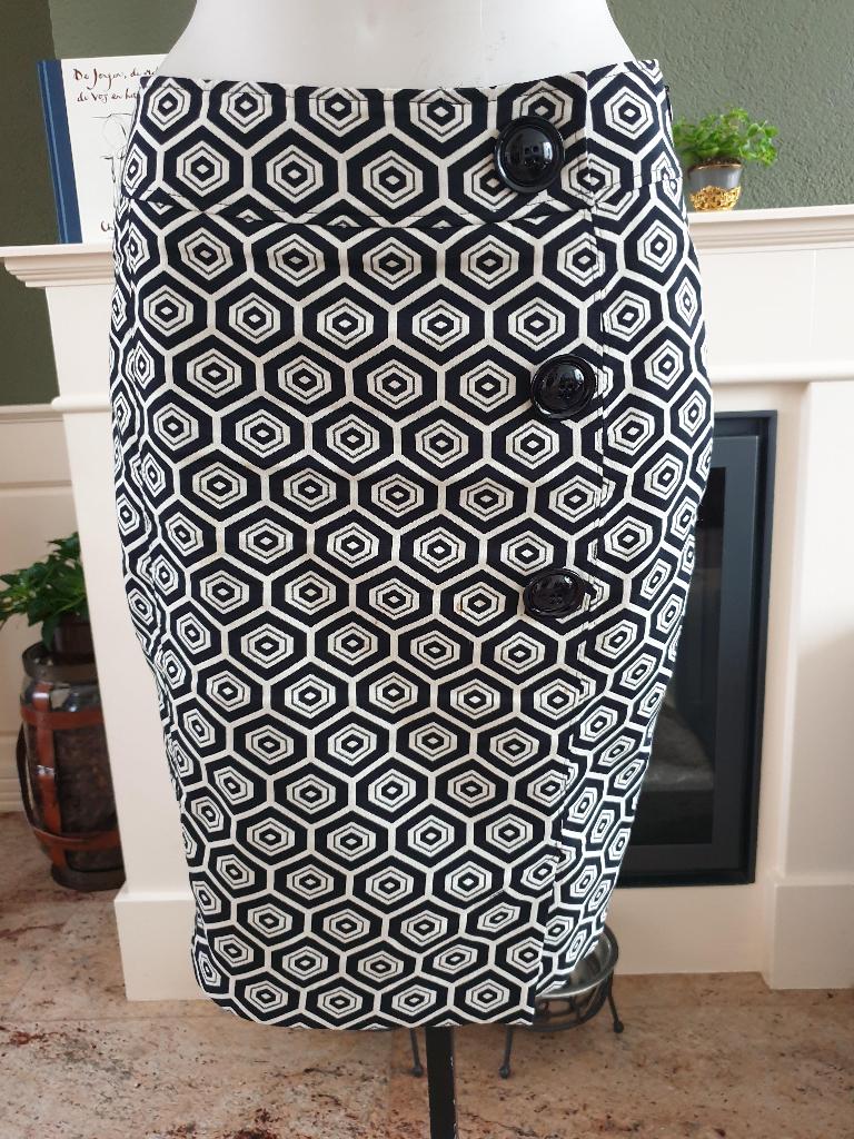 Caroline Biss prachtige zwart crème rok mt 36 S, Kleding | Dames, Rokken, Verzenden, Zwart, Zo goed als nieuw, Knielengte