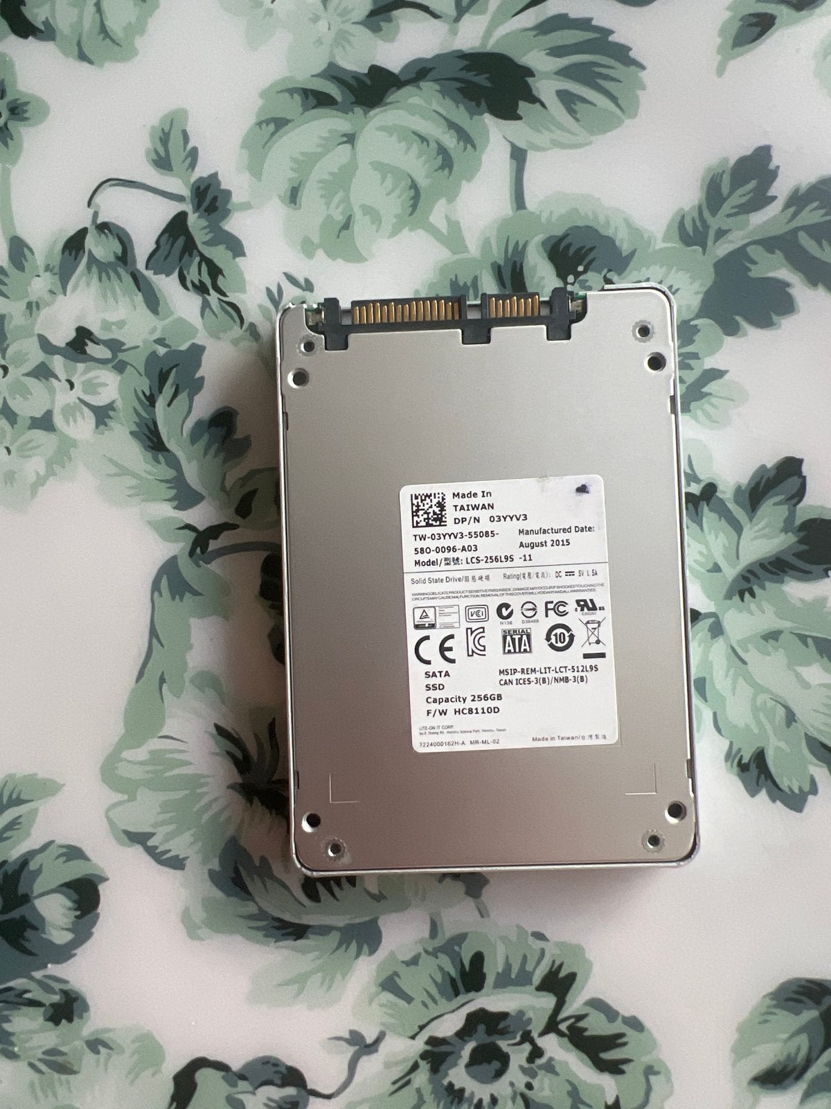 SSD 256GB SATA III - Snelle opslag voor laptop/desktop, Intern, Gebruikt, Server, Ophalen of Verzenden