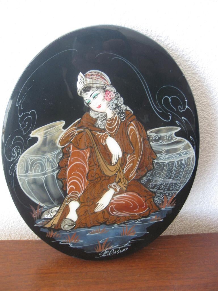 Perzisch handbeschilderd houten bord, gelakt. Gesigneerd., Ophalen of Verzenden