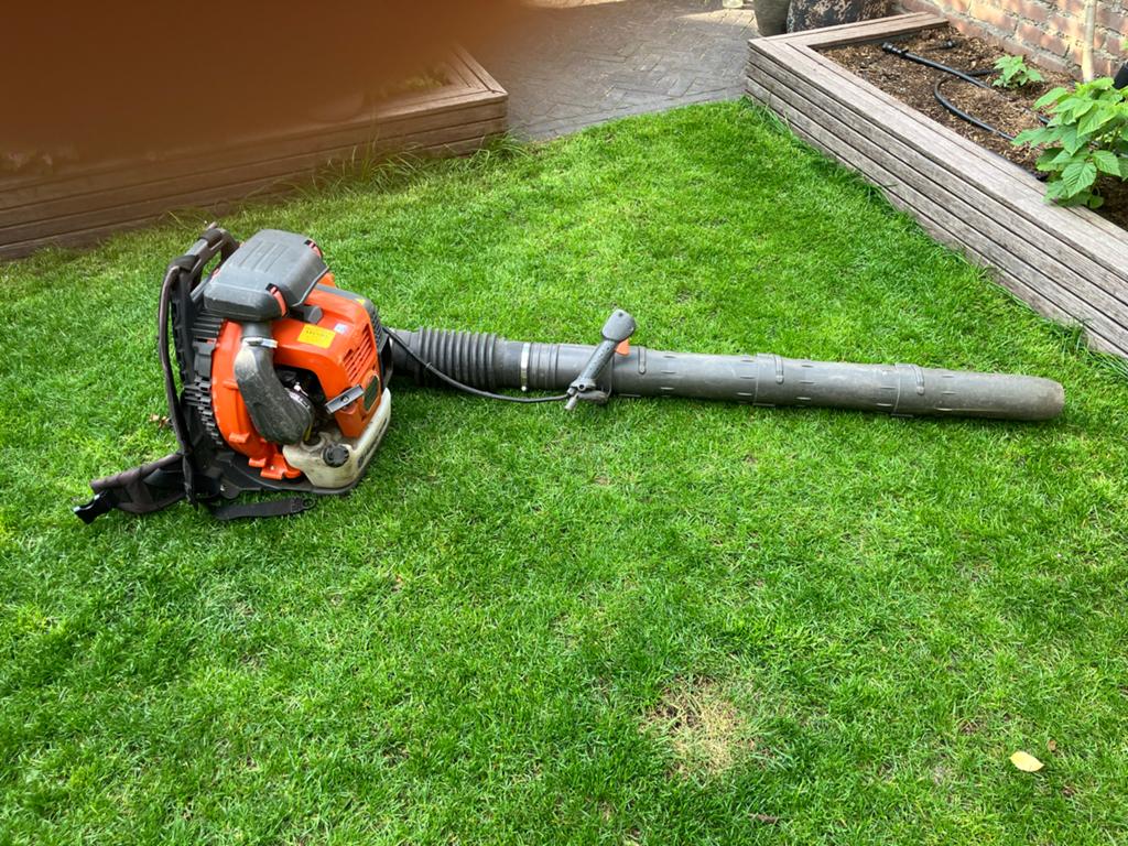 In prijs verlaagd: Husqvarna 570BTS Bladblazer, Tuin en Terras, Bladblazers, Ophalen, Gebruikt, Benzine, Ruggedragen
