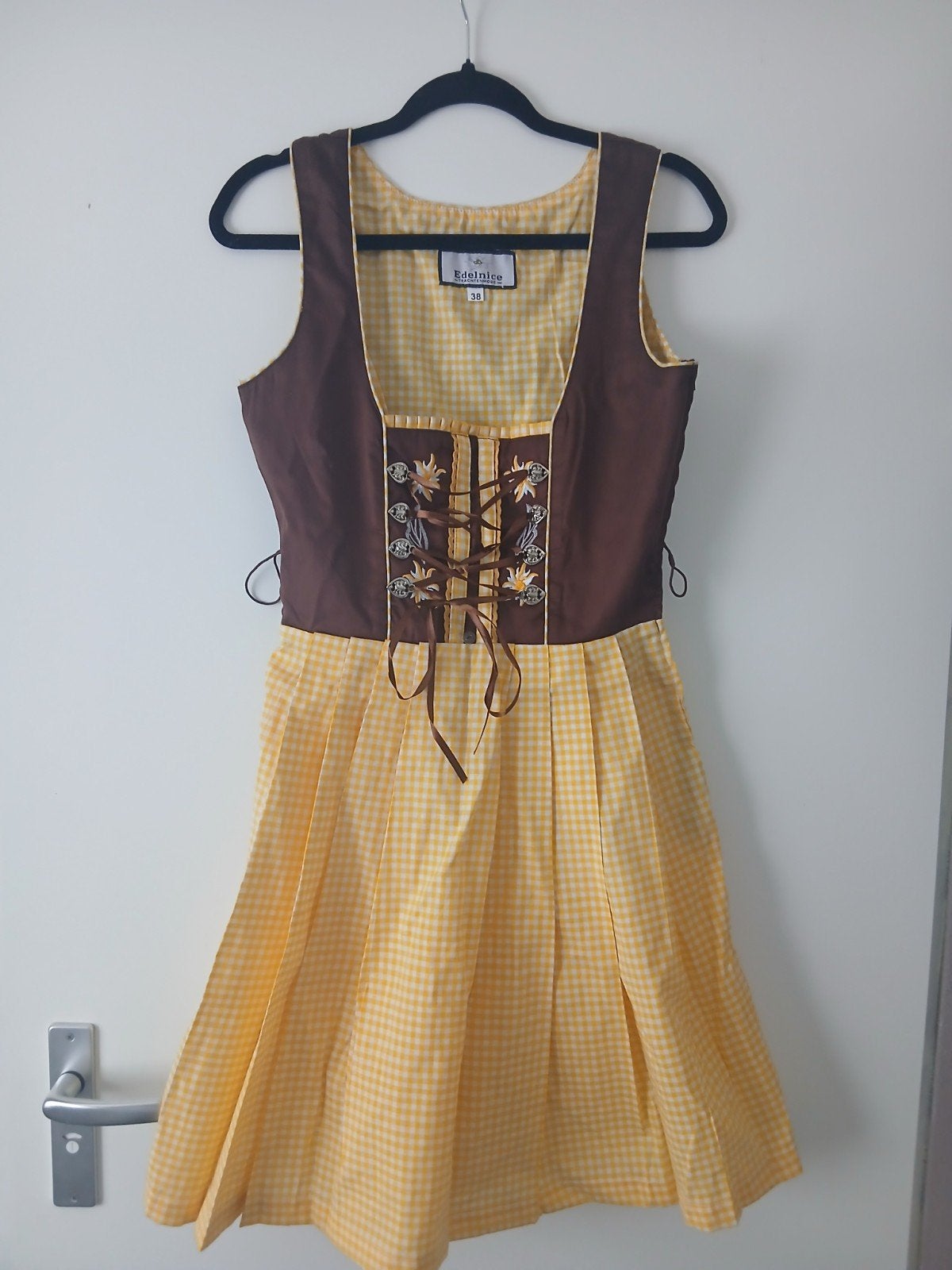 nieuwe Dirndll, mt 38, Edelnice, Maat 38/40 (M), Carnaval, Nieuw, Ophalen of Verzenden
