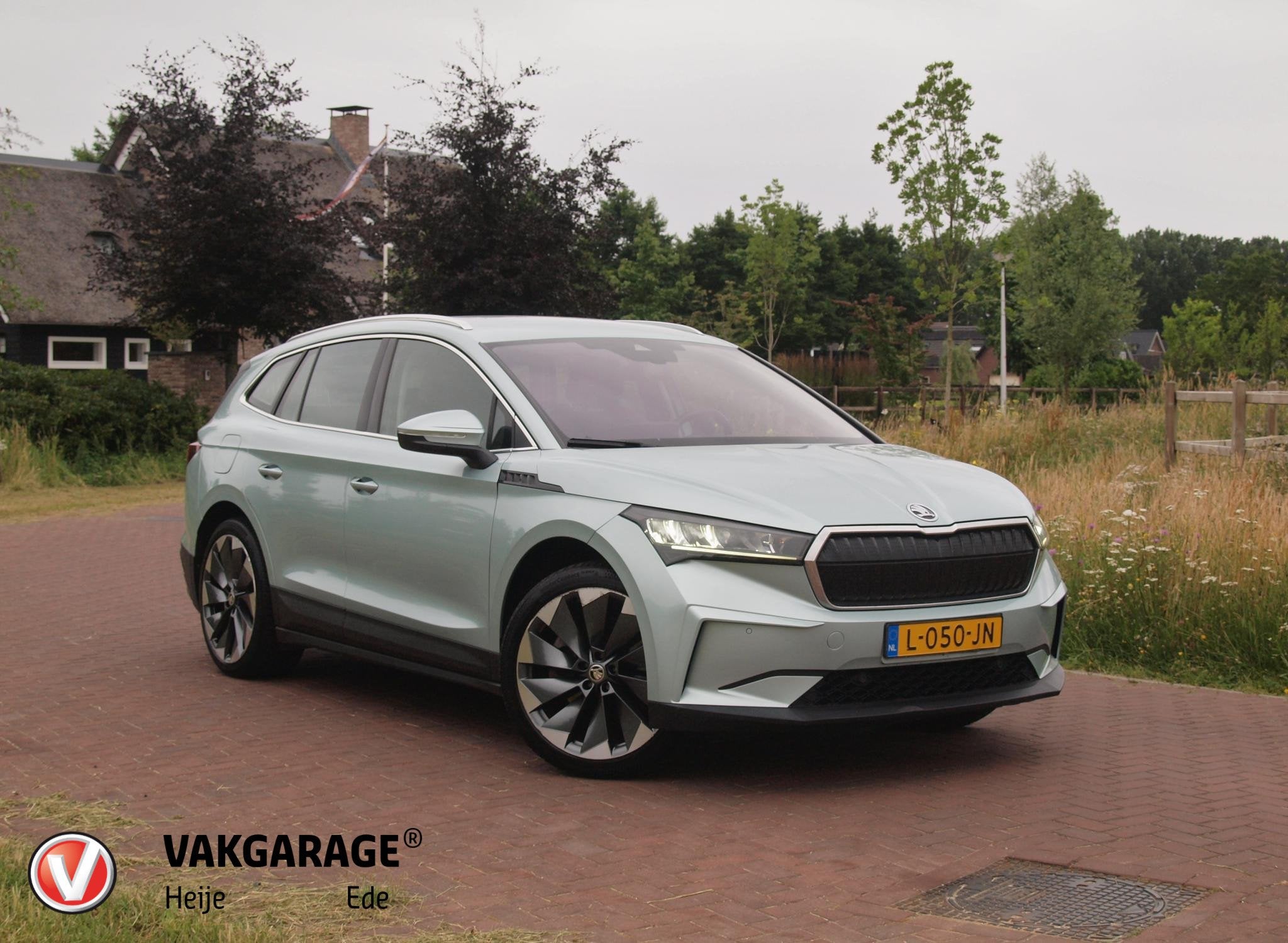 Skoda Enyaq iV 80 | SOH 90% | Camera | Trekhaak | Sfeerverli, Auto's, Skoda, Achterwielaandrijving, Gebruikt, 80 kWh, Leder en Stof