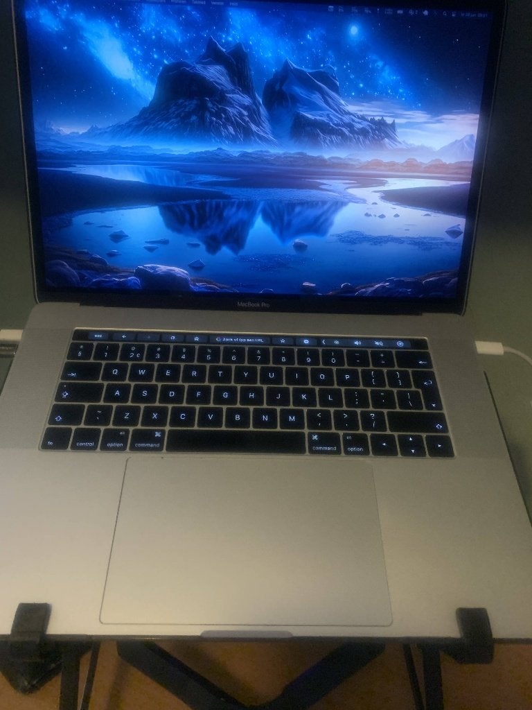 Macbook pro 15" 2016 - 512GB - 16GB - Touchbar, Computers en Software, MacBook Pro, 2 tot 3 Ghz, 512 GB, Refurbished