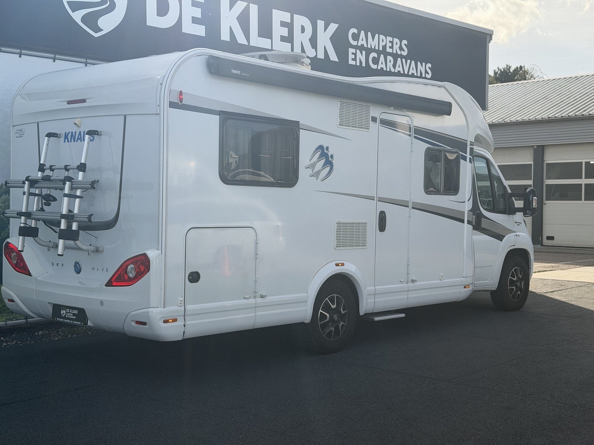 Knaus SKY WAVE 650 MF / gratis stalling (bj 2017), Automaat, Dakluik, 6 tot 7 meter, Bedrijf