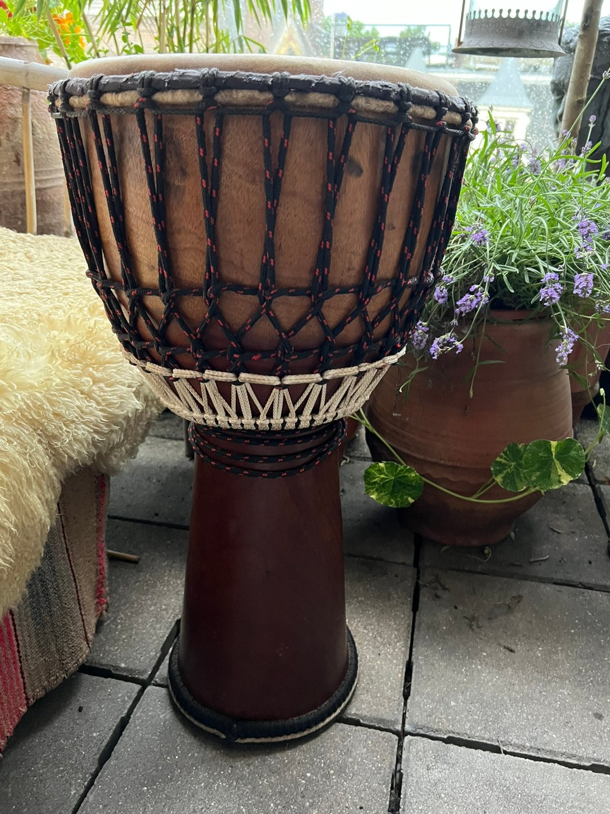 Originele handgemaakte proffesionele West-Afrikaanse Djembee, Muziek en Instrumenten, Percussie, Ophalen of Verzenden, Zo goed als nieuw